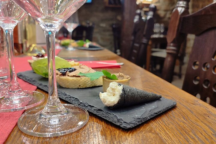 Винен дегустационен център